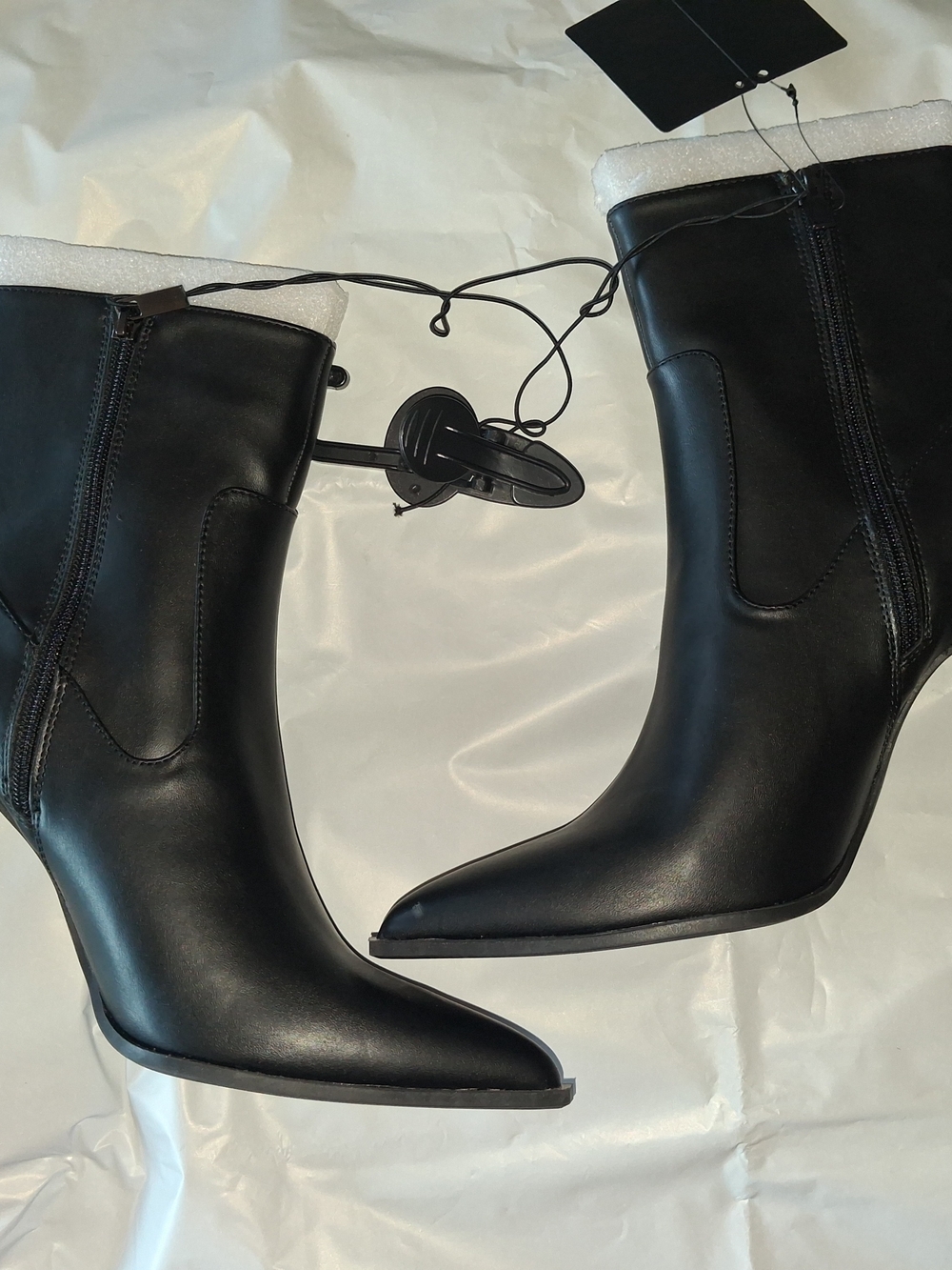 Forever 21 Black Pointed-Toe Mid-Calf Heeled Boots